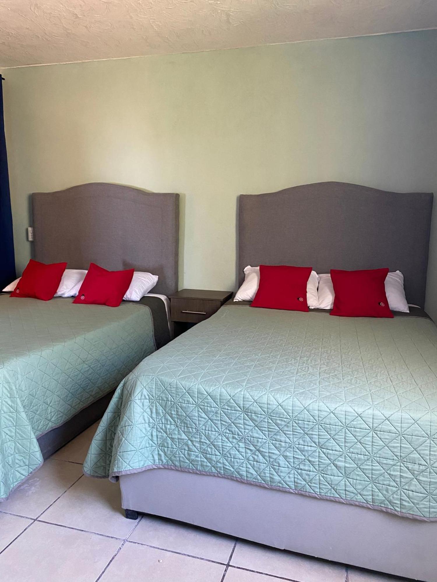 4 Venator House Boutique Aparthotel Leon Ngoại thất bức ảnh