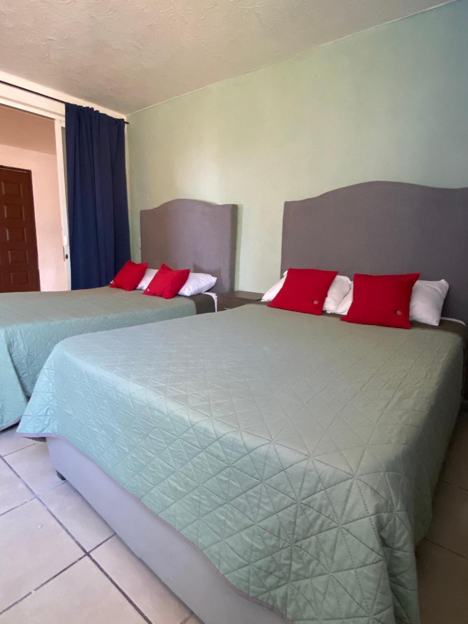 4 Venator House Boutique Aparthotel Leon Ngoại thất bức ảnh